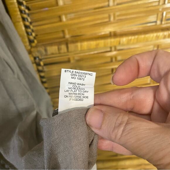 Fig and Flower Gray Embroidered Cuffed Sleeve Blouse XL boho peasant cottagecore - Picture 6 of 9